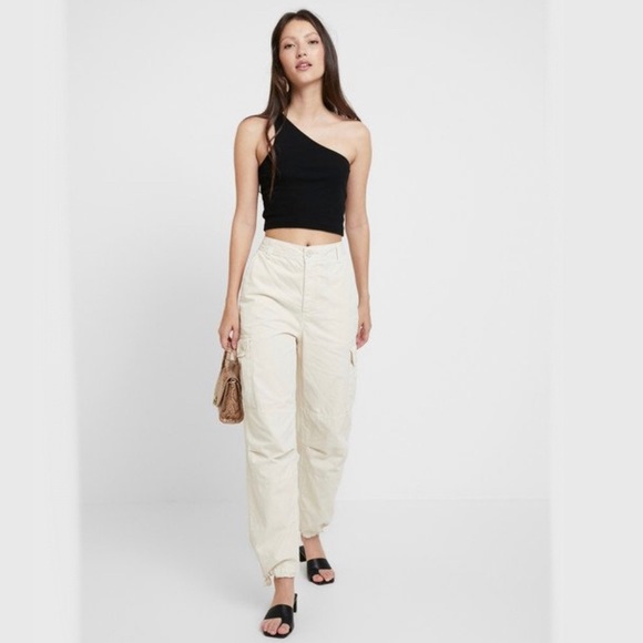 Size 8 cargo capri Columbia pants 🛍 - Picture 4 of 16